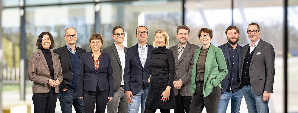 Foto (Ch. Weiß): Prof.'in Eisenmann, Prof. Ratz, Prof.in Nord, Prof. Dreßler, Prof. Trefzger, Prof.'in Pohlmann-Rother, Prof. Hennecke, Tina Heurich, Dr. Noster, Prof. Siller (es fehlen Prof.'in Grafe und Prof. Richter)